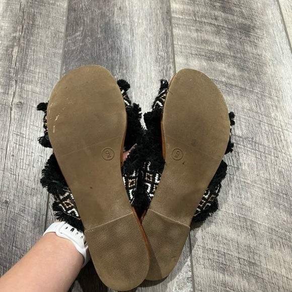 Universal Thread Black Embroidered Sandals - Picture 7 of 11